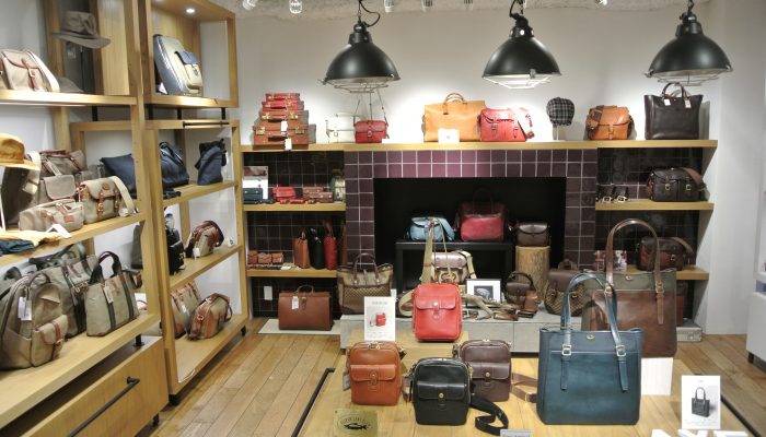 栃木レザーのコンパクトショルダー