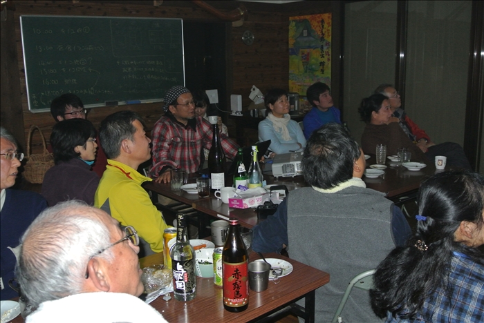 最後にスライドで、蜂須賀さんの野生食材の料理と 心に残る人達の話